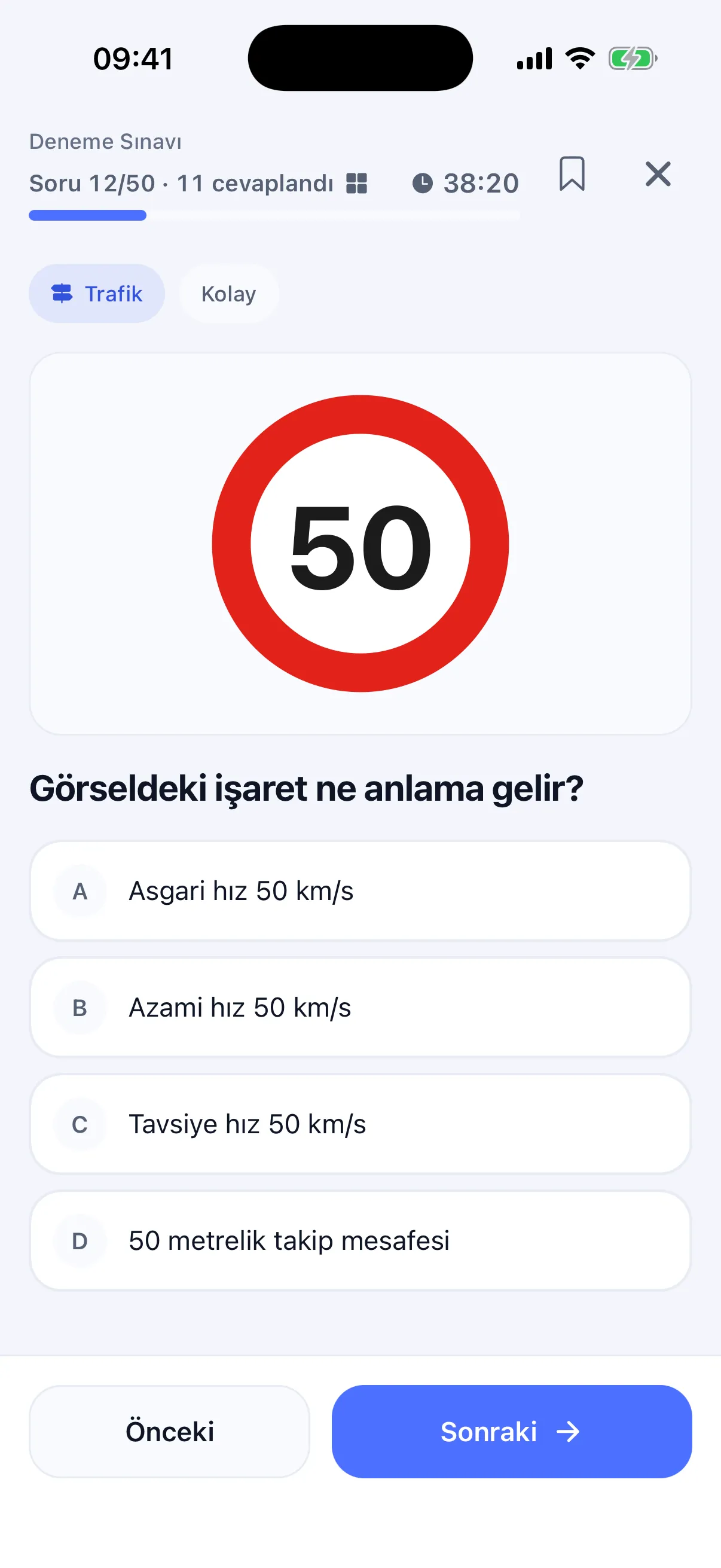 Deneme sınavı ekranı: 50 soruluk sınavın 12. sorusu, geri sayım ve trafik levhası görseli